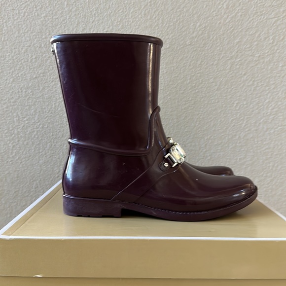 MK Rainboots - Picture 2 of 5